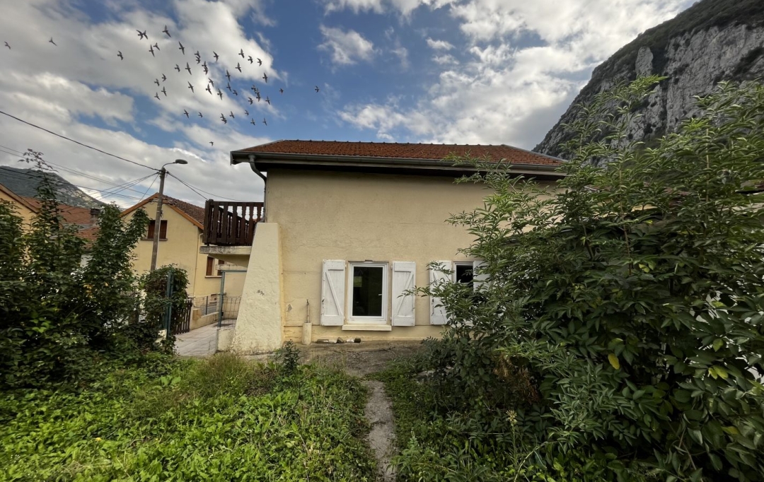 OVALIE IMMOBILIER : Maison / Villa | TARASCON-SUR-ARIEGE (09400) | 49 m2 | 67 000 € 