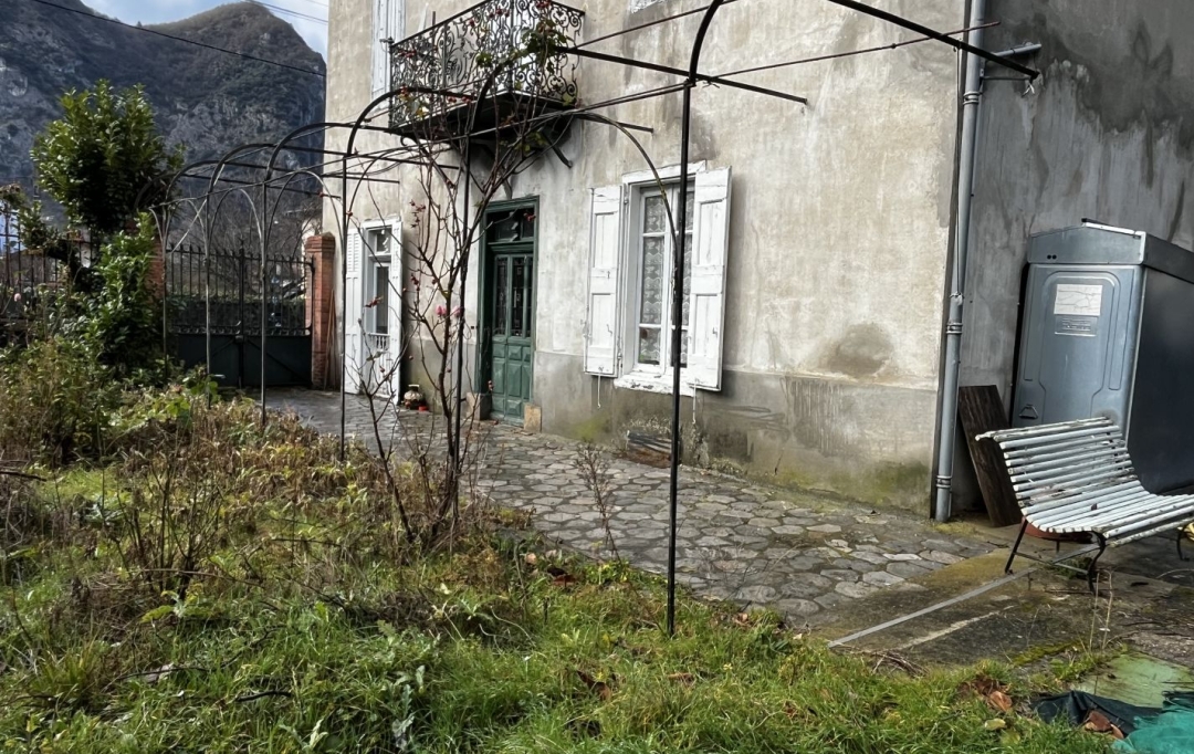 OVALIE IMMOBILIER : Maison / Villa | TARASCON-SUR-ARIEGE (09400) | 230 m2 | 172 000 € 